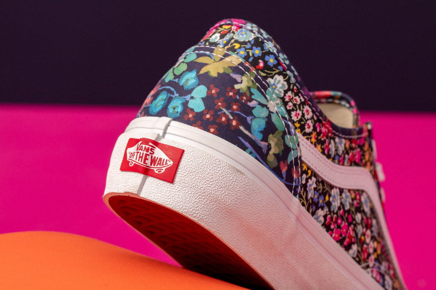 VANS×リバティ・ファブリックス“カラフルな花柄”のウィメンズスニーカーやTシャツ｜写真7