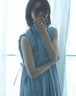 スナイデル21年夏新作、プリーツ＆リボン付き2WAYワンピースや花柄オフショルダーブラウス｜写真5