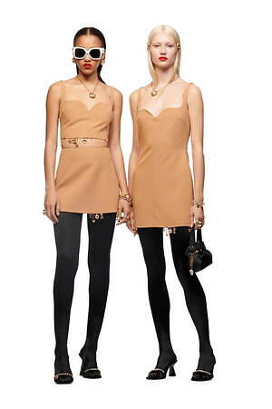 ヴェルサーチェ(VERSACE) 2021年プレフォールウィメンズ&メンズコレクション  - 写真48