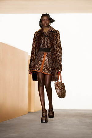 ヴェルサーチェ(VERSACE) 2021-22年秋冬ウィメンズ&メンズコレクション  - 写真15