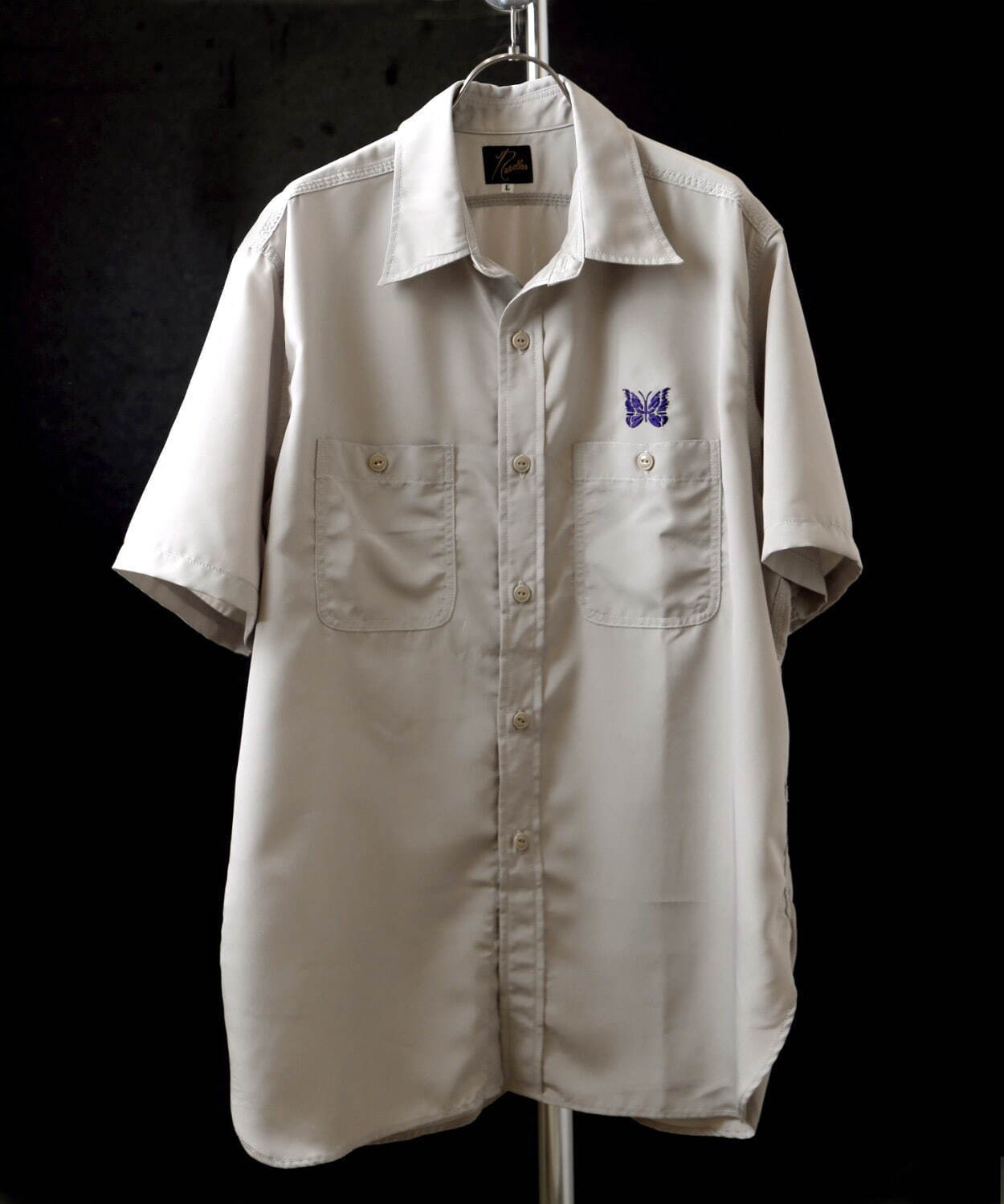 ニードルズ×ジャーナル スタンダードのシャツ＆ハーフパンツ、スモーキーなパープル・ベージュで｜写真6