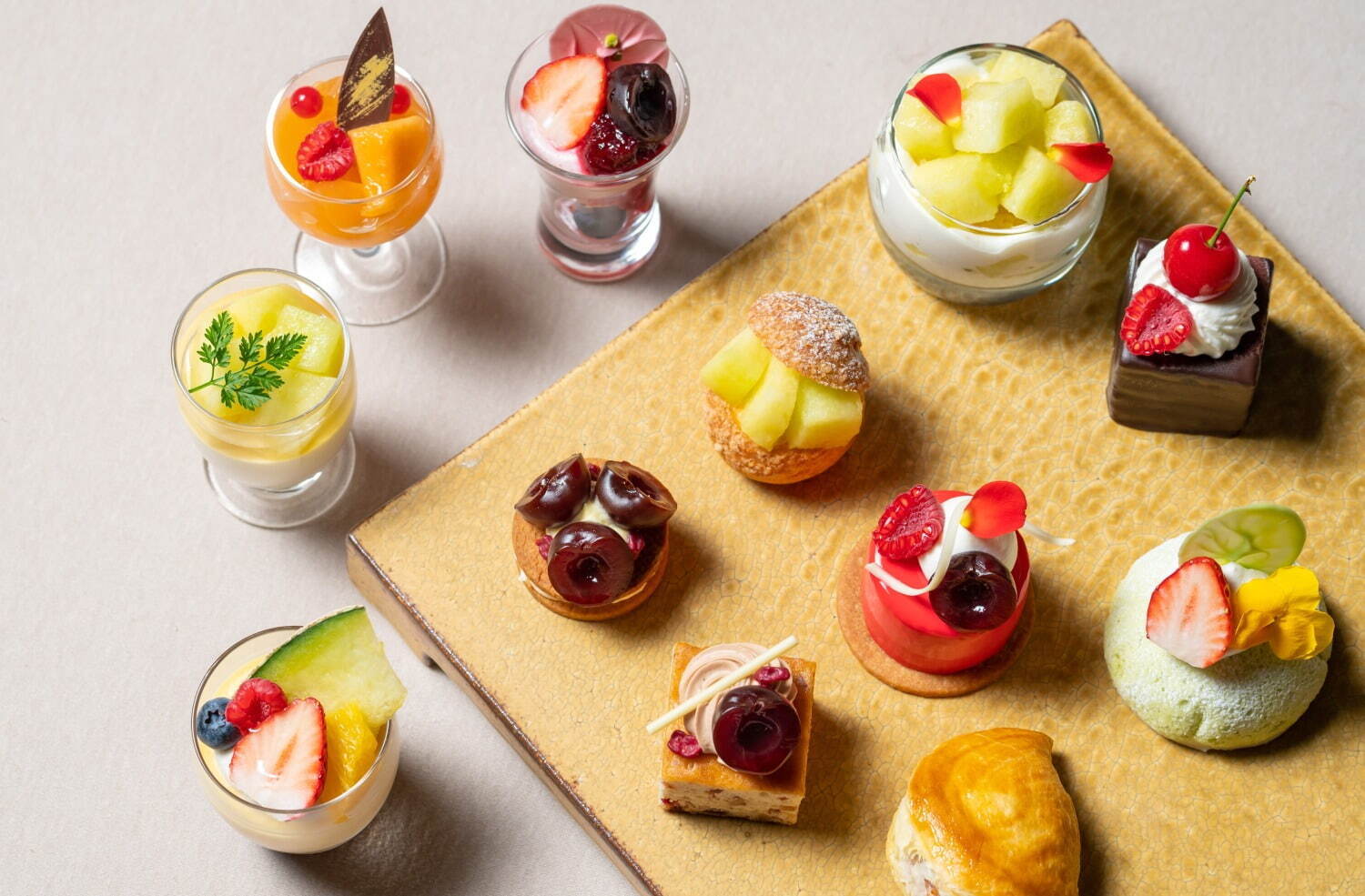 “メロン＆チェリー”スイーツブッフェが横浜ベイシェラトンホテルで、色鮮やかなケーキやクレープなど｜写真2