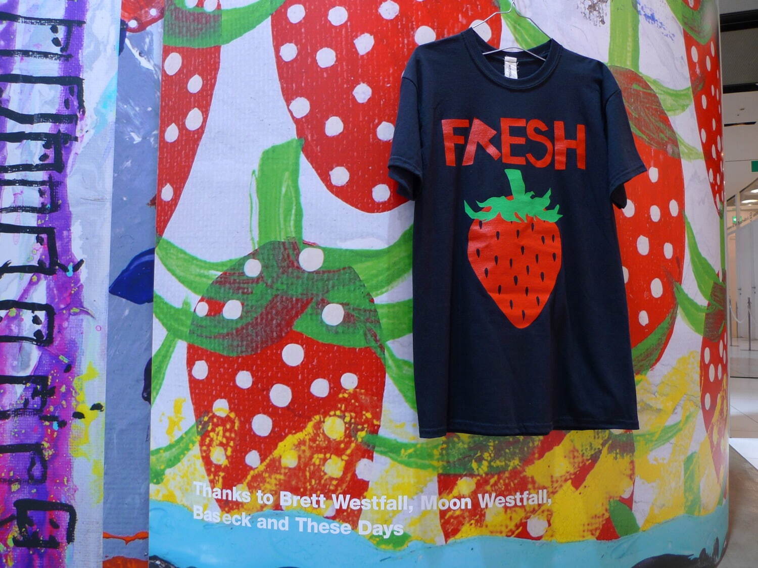 コム デ ギャルソン、エッジィな“苺や犬”モチーフのTシャツ - トレーディングミュージアムで販売｜写真36