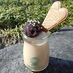 「大仏さまのプリン」鎌倉にオープン、地元食材で作るなめらかプリン＆あんこ・白玉のせ和スイーツも｜写真1