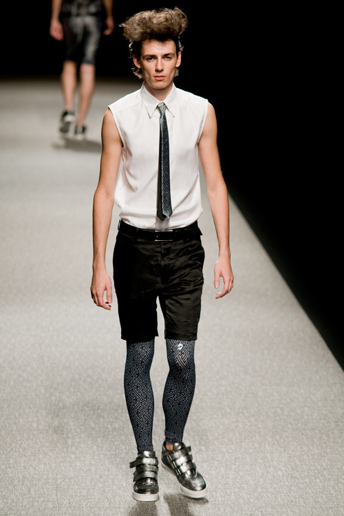 イズリール Izreel 10年春夏メンズコレクション ファッションプレス イズリール Izreel 10年春夏メンズコレクション ファッションプレス