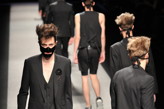 イズリール 2010年春夏 メンズ コレクション