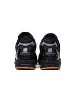 ネイバーフッド×アンディフィーテッド、アディダスとのコラボスニーカー＆“有刺鉄線”ロゴTシャツ｜写真14