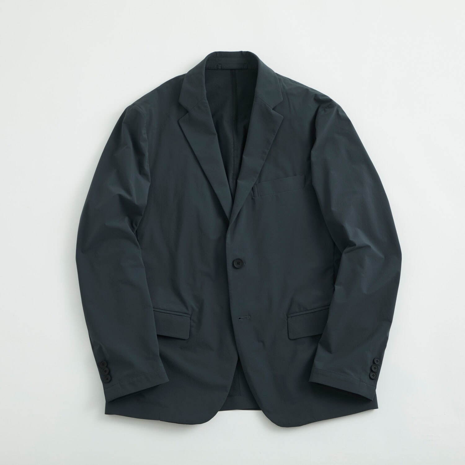 ユナイテッドアローズの“洗えるスーツ”、簡単自宅ケアできるジャケット