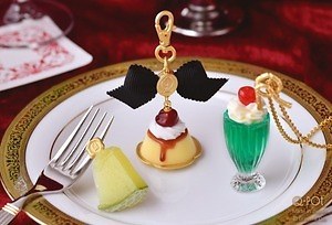 Q-pot.新作「喫茶店」アクセサリー、クリームソーダネックレスやプリン