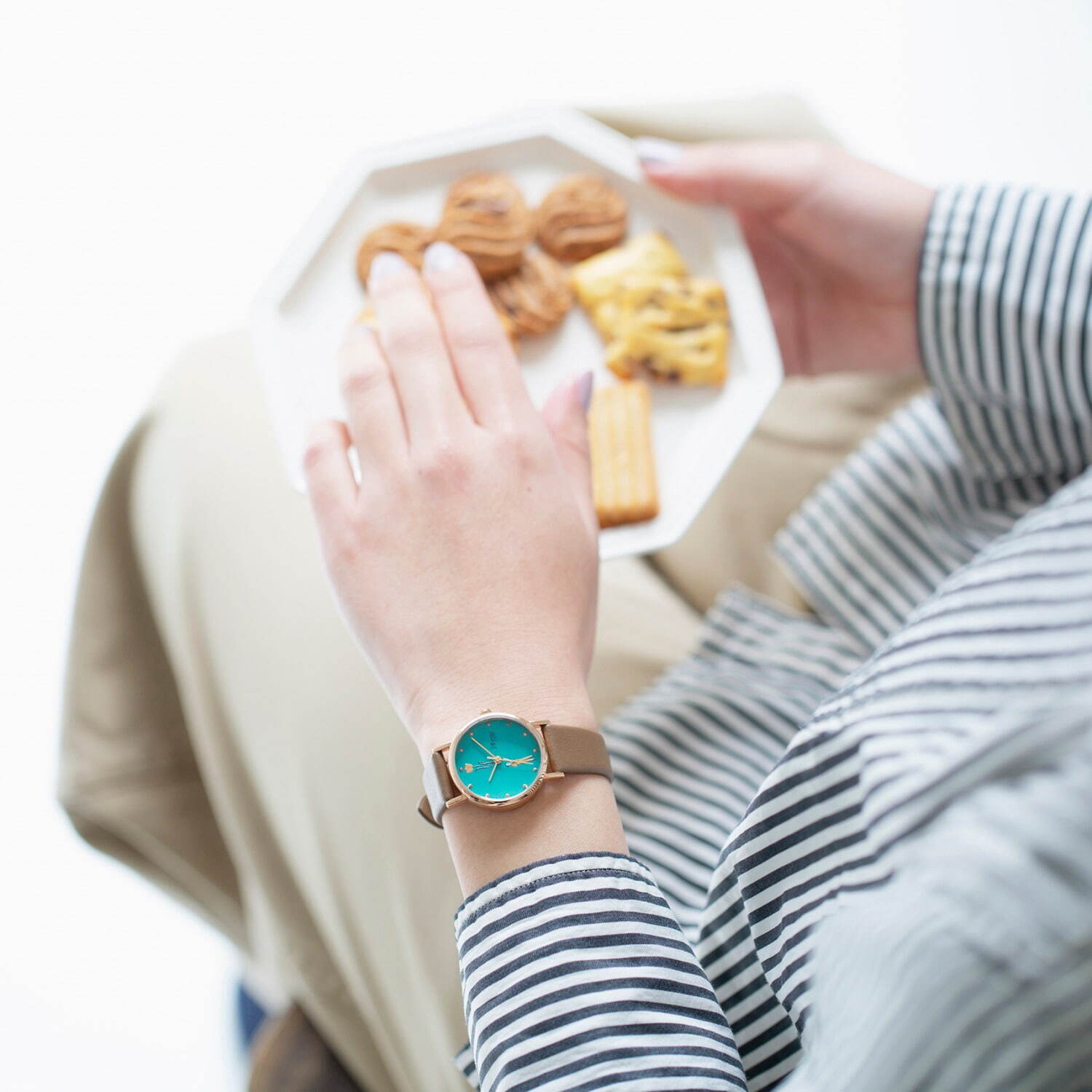 チックタック×ポーリー・ファーンの腕時計 - フェイスとベルトを自由に付け替え、手元にアートな彩りを｜写真15