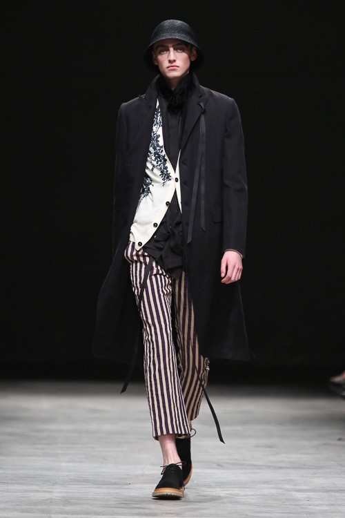 アン ドゥムルメステール(ANN DEMEULEMEESTER) 2014年春夏メンズコレクション  - 写真32