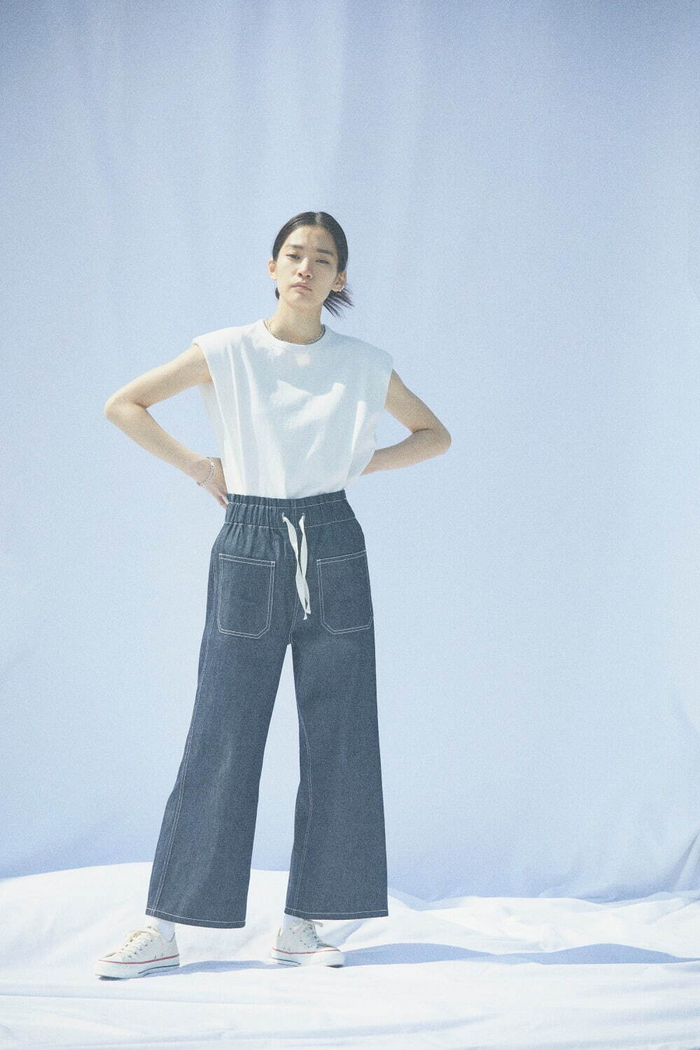 コンバース トウキョウ×KUROのウェア、デニムパンツや「オールスター」シューレース着想のシャツ｜写真9
