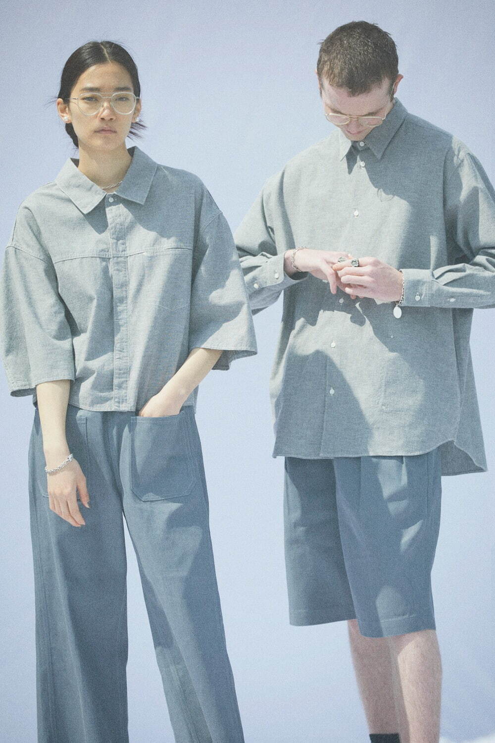 コンバース トウキョウ×KUROのウェア、デニムパンツや「オールスター」シューレース着想のシャツ｜写真14
