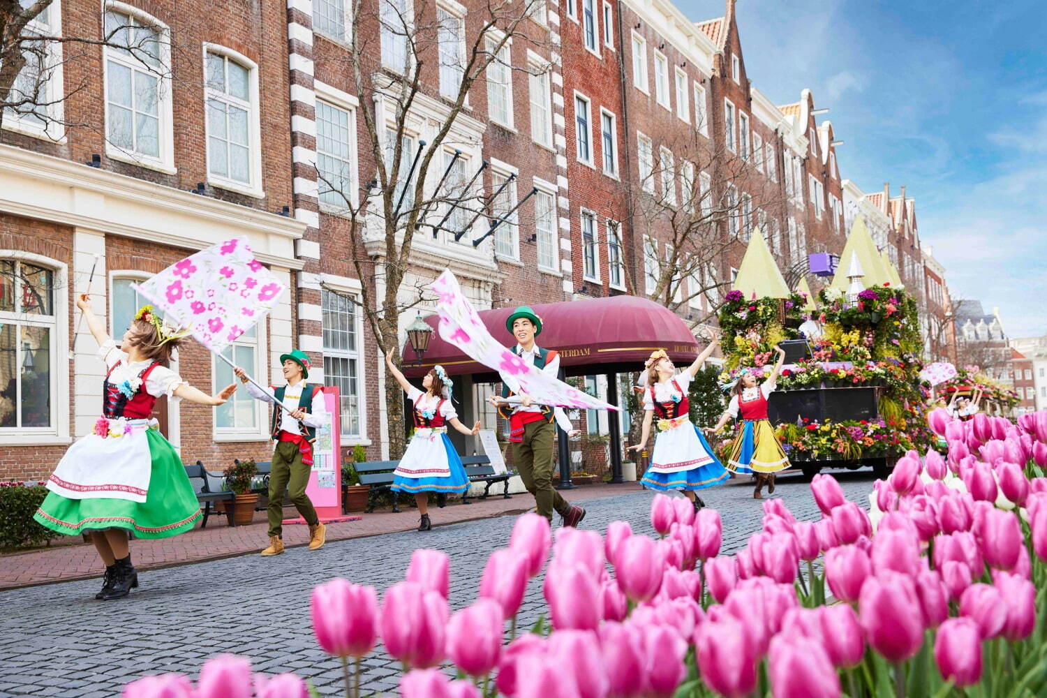 ハウステンボス「バラ祭」ヨーロッパの街に咲き誇るバラの花100万本2000品種｜写真2