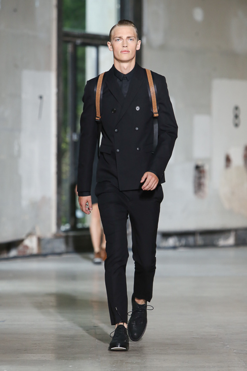 クリスヴァンアッシュ(KRISVANASSCHE) 2014年春夏メンズコレクション シルエット - 写真10