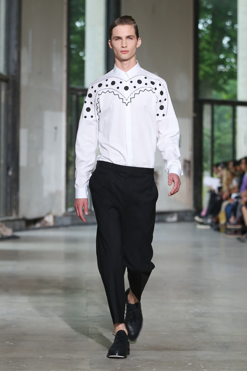 クリスヴァンアッシュ(KRISVANASSCHE) 2014年春夏メンズコレクション シルエット - 写真38