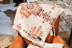 ジェラート ピケ×ペンドルトン、“ネイティブ・アメリカン柄”のユニセックスルームウェア&ポンチョ|写真26