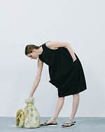 ビューティフルピープル×スイコックのコラボサンダル、ロゴテープを配したストラップサンダル｜写真13