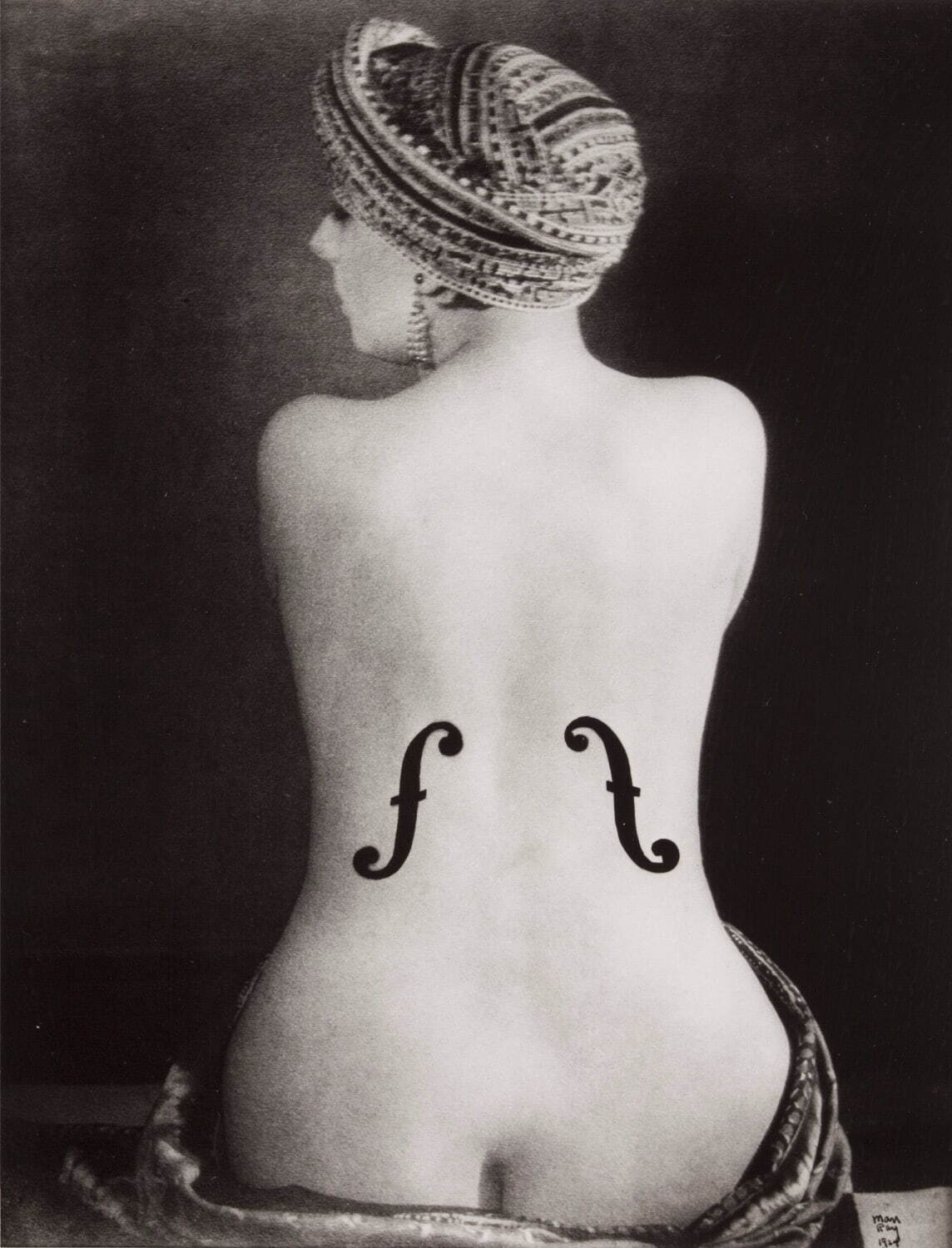 《アングルのヴァイオリン》1924年 ゼラチン・シルバー・プリント(後刷) 個人蔵
Photo Marc Domage, Courtesy Association Internationale Man Ray, Paris / © MAN RAY 2015 TRUST / ADAGP, Paris & JASPAR, Tokyo, 2021 G2374