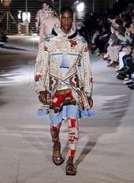 ジバンシィ バイ リカルド ティッシ 2014年春夏メンズコレクション - 黎明期の電子機器とアフリカの民族｜写真1