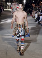 ジバンシィ バイ リカルド ティッシ 2014年春夏メンズコレクション - 黎明期の電子機器とアフリカの民族｜写真2