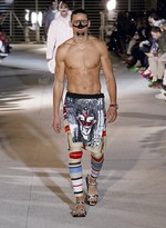 ジバンシィ バイ リカルド ティッシ 2014年春夏メンズコレクション - 黎明期の電子機器とアフリカの民族｜写真8