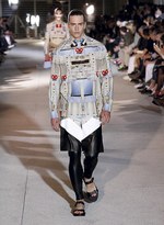 ジバンシィ バイ リカルド ティッシ 2014年春夏メンズコレクション - 黎明期の電子機器とアフリカの民族｜写真30