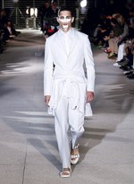 ジバンシィ バイ リカルド ティッシ 2014年春夏メンズコレクション - 黎明期の電子機器とアフリカの民族｜写真34