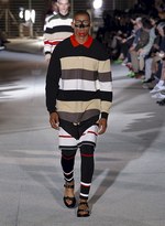 ジバンシィ バイ リカルド ティッシ 2014年春夏メンズコレクション - 黎明期の電子機器とアフリカの民族｜写真50