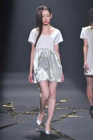 フィベリー(PHIBERY) 2010年春夏ウィメンズ&メンズコレクション  - 写真9