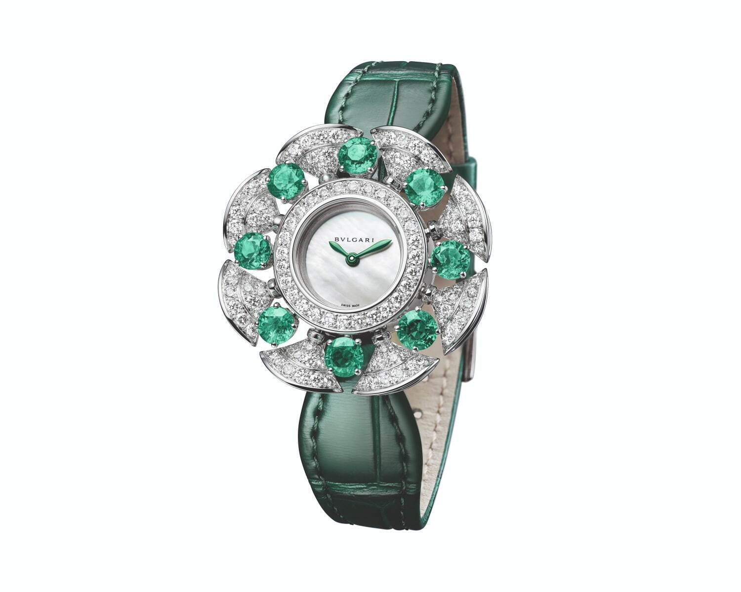 ブルガリ新作腕時計“ダイヤモンドの花びら”揺らめくジュエリーウォッチ｜写真5