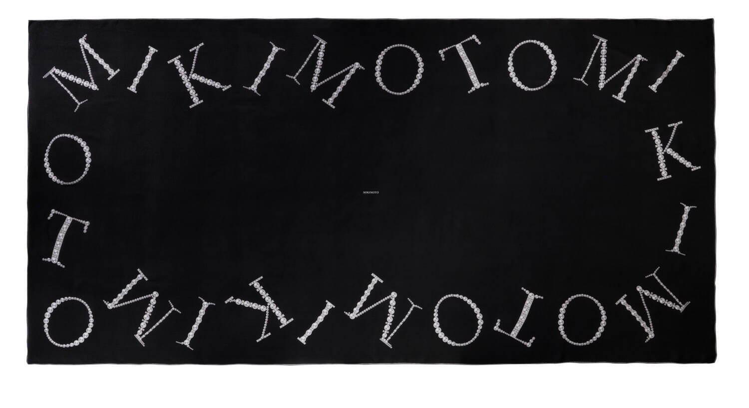 ミキモト“パール”モチーフの大判ストール、ロングネックレスのように纏える透け感シルクシフォン｜写真3
