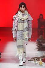 ルルムウ 2021-22年秋冬コレクション - 魔法の森を舞台に、魔女と少女が舞い踊る｜写真14