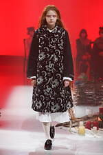 ルルムウ 2021-22年秋冬コレクション - 魔法の森を舞台に、魔女と少女が舞い踊る｜写真25