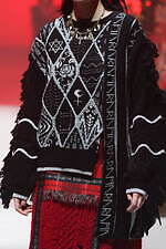 ルルムウ 2021-22年秋冬コレクション - 魔法の森を舞台に、魔女と少女が舞い踊る｜写真28