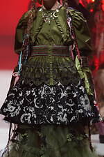 ルルムウ 2021-22年秋冬コレクション - 魔法の森を舞台に、魔女と少女が舞い踊る｜写真30