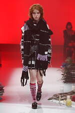 ルルムウ 2021-22年秋冬コレクション - 魔法の森を舞台に、魔女と少女が舞い踊る｜写真31