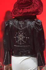 ルルムウ 2021-22年秋冬コレクション - 魔法の森を舞台に、魔女と少女が舞い踊る｜写真34