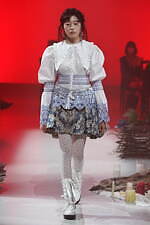 ルルムウ 2021-22年秋冬コレクション - 魔法の森を舞台に、魔女と少女が舞い踊る｜写真40