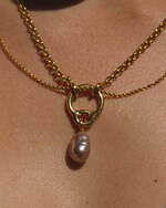 シャルロット シェネの新作パールジュエリー、不揃いパール＆曲線的な金属のピアスやリングなど｜写真14