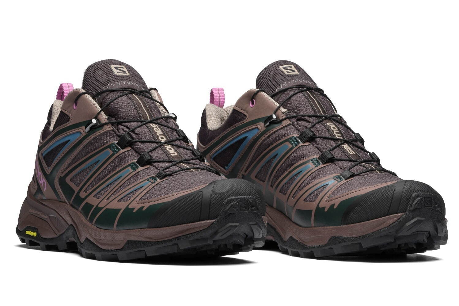 サロモン×ベターギフトショップのスニーカー、ピンクやブルーの差し色効かせたカラーで