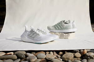 アディダスから新作スニーカー、アッパーからソールまで“オールホワイト”のウルトラブースト｜写真4