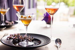 ラターブルドゥジョエル・ロブション春のランチ＆ディナーコース、恵比寿“古城”レストランの極上フレンチ｜写真3