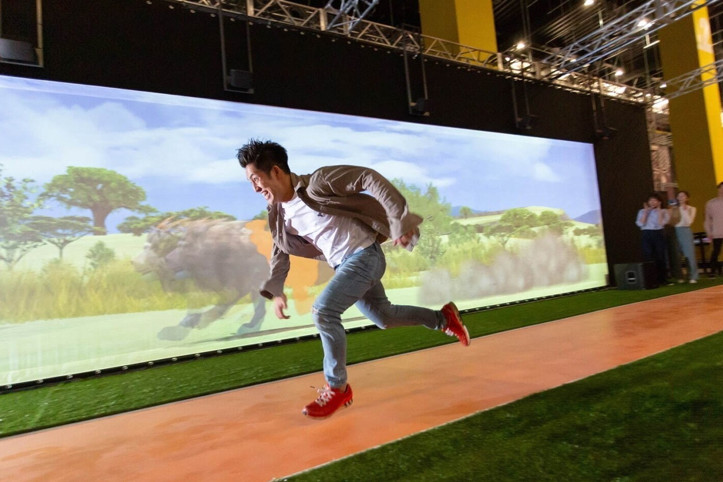 新感覚スポーツ施設 Vs パーク 越谷イオンレイクタウンに 猛獣との短距離走など24のアクティビティ ファッションプレス