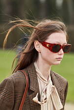 セリーヌ 2021年冬ウィメンズコレクション、メゾンのコードにフレッシュなアクセントを効かせて｜写真8