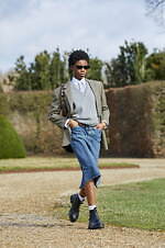 セリーヌ 2021年冬ウィメンズコレクション、メゾンのコードにフレッシュなアクセントを効かせて｜写真17