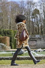 セリーヌ 2021年冬ウィメンズコレクション、メゾンのコードにフレッシュなアクセントを効かせて｜写真53