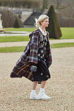 セリーヌ 2021年冬ウィメンズコレクション、メゾンのコードにフレッシュなアクセントを効かせて｜写真59