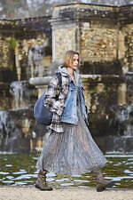 セリーヌ 2021年冬ウィメンズコレクション、メゾンのコードにフレッシュなアクセントを効かせて｜写真111