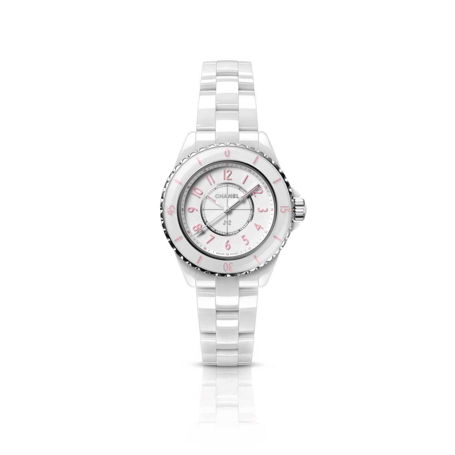 シャネルのアイコン腕時計 J12 新色 ホワイト ピンク 世界限定1 0本で ファッションプレス